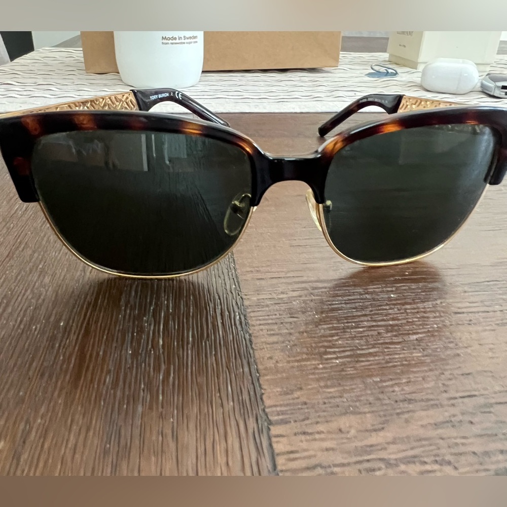 Tory Butch sunglasses with case